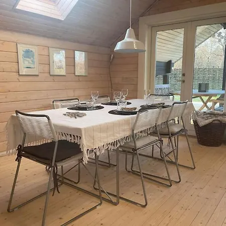 Hyggeligt Og Lyst Naer Stranden I Klint * Nykøbing Sjælland